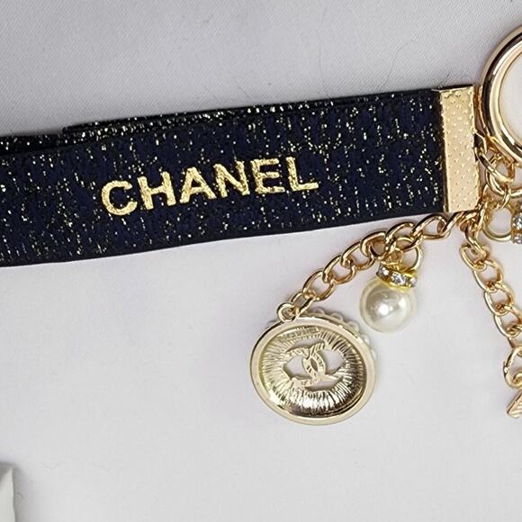 Chanel key chain bag charm braclet - Picture 7 of 9